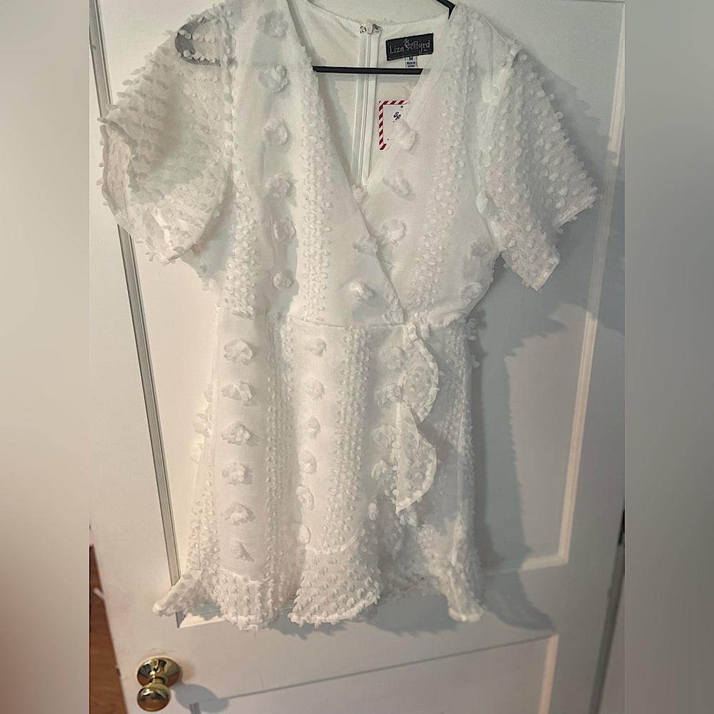Beautiful white mini - Picture 2 of 5